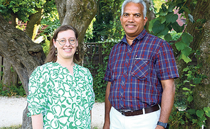 Dekanatsassistentin Patrizia Wohlmacher und Dechant Jophy Francis